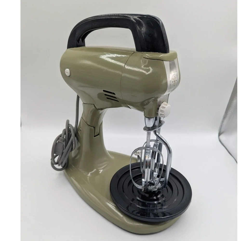 Vintage Hamilton Beach Scovill Avocado Green 10 Speed Stand Mixer MCM 1970s